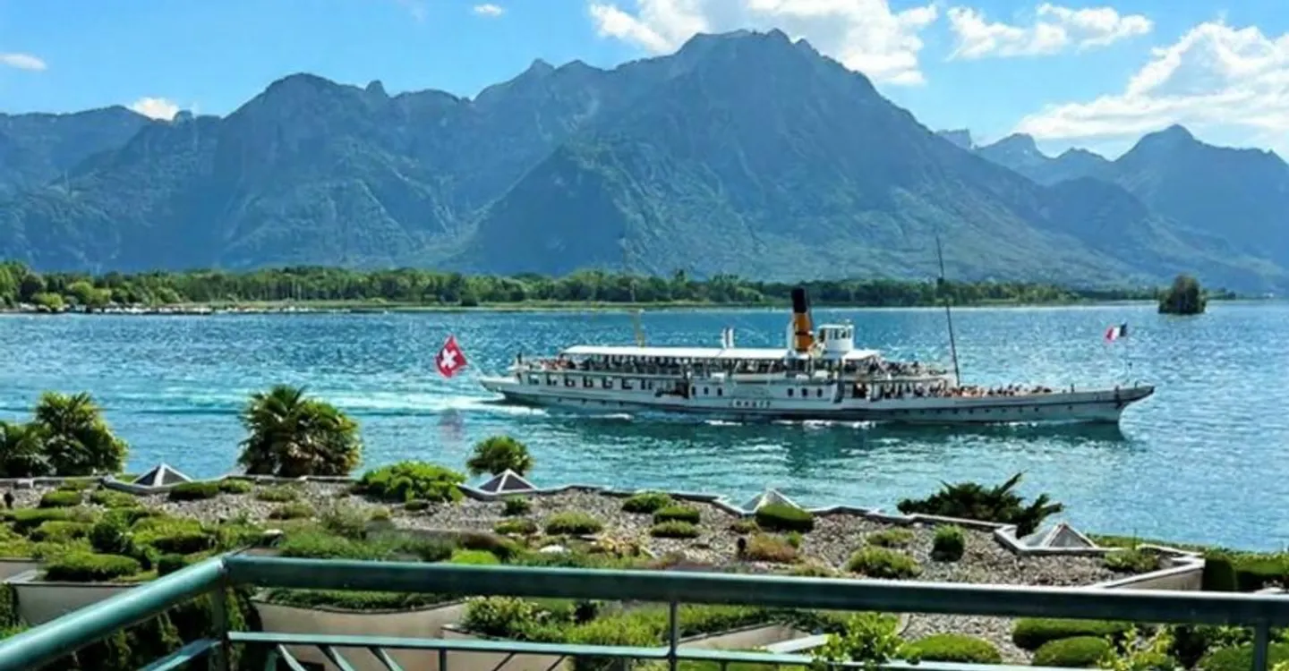 BEL APPARTAMENTO DI 4,5 LOCALI AL LAGO CON UNA BELLA VISTA PANORAMICA - Foto 9 di 12