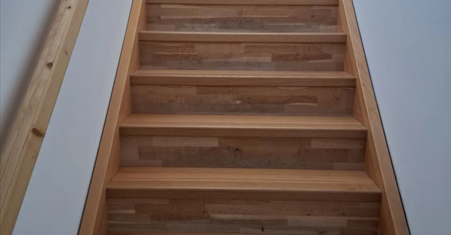 Mixed-use building for rent - Photo 4 of 11