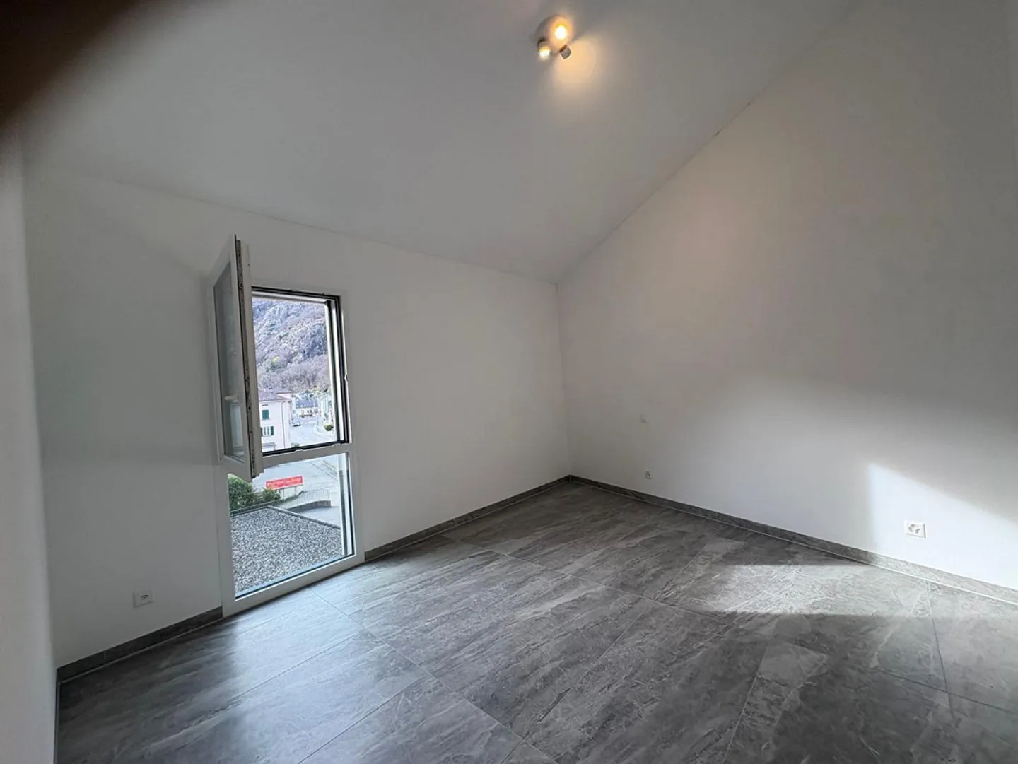 Appartamento 2,5 locali ultimo piano - Foto 6 di 25