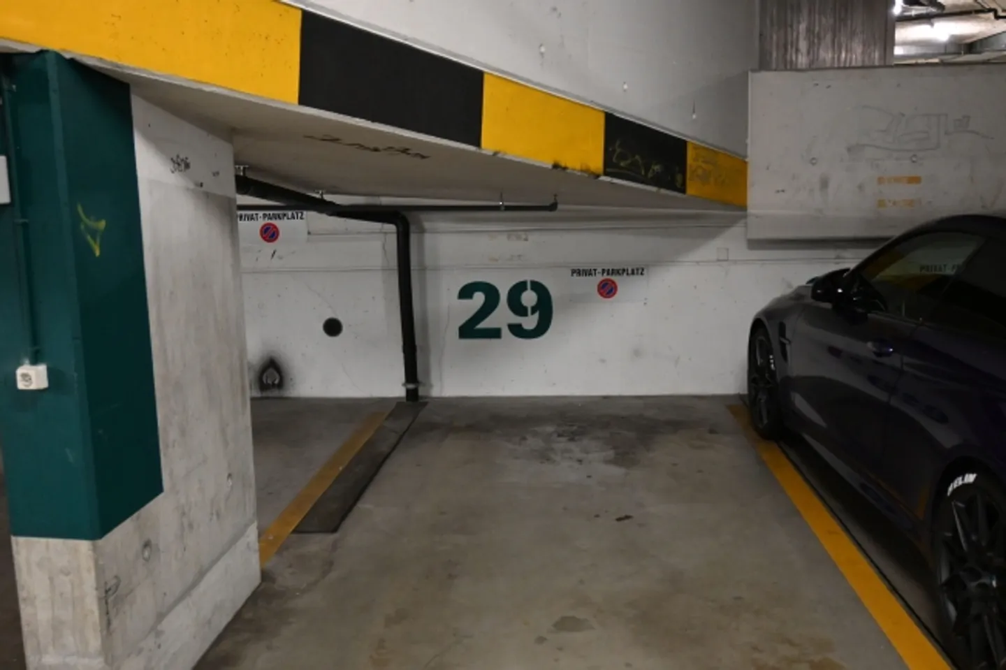4 places de parking souterrain à vendre au Hammer Center - Photo 2 sur 6
