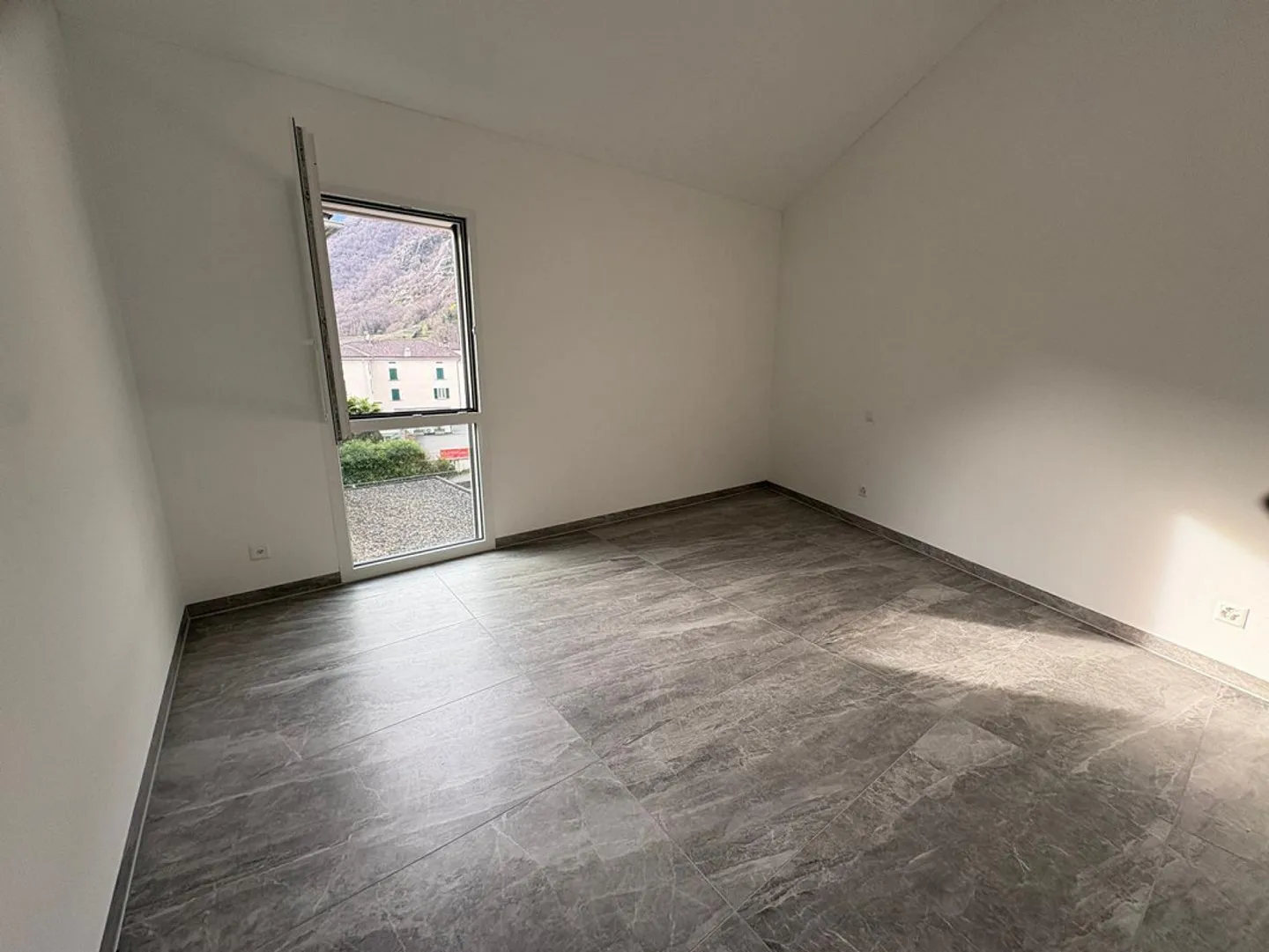 Appartamento 2,5 locali ultimo piano - Foto 4 di 25