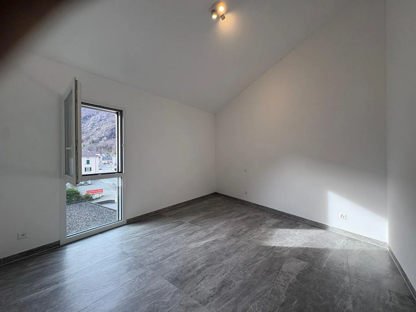 Appartamento 2,5 locali ultimo piano - Foto 5 di 25