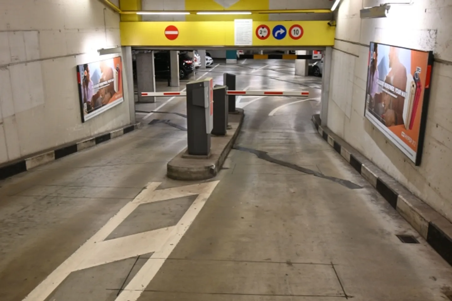 4 places de parking souterrain à vendre au Hammer Center - Photo 4 sur 6