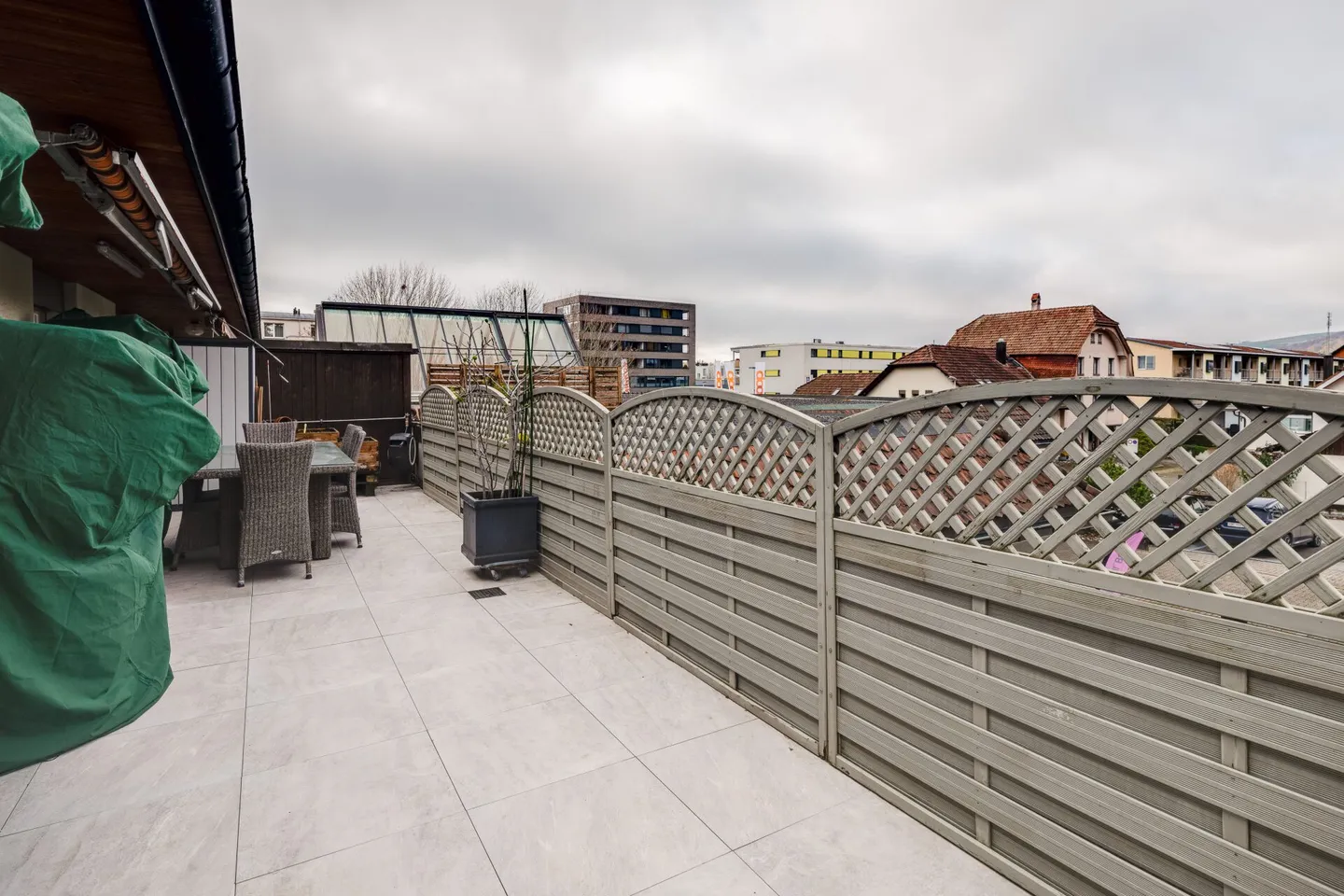 Fully renovated 4.5 room apartment with two terraces in the center of Oensingen - Photo 14 of 17