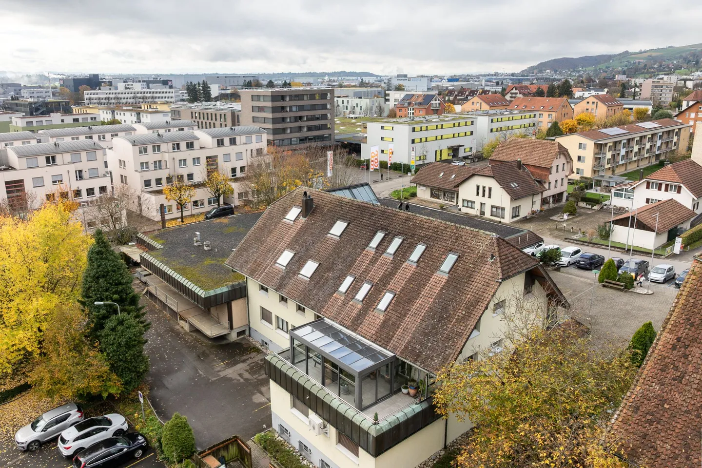 Fully renovated 4.5 room apartment with two terraces in the center of Oensingen - Photo 15 of 17