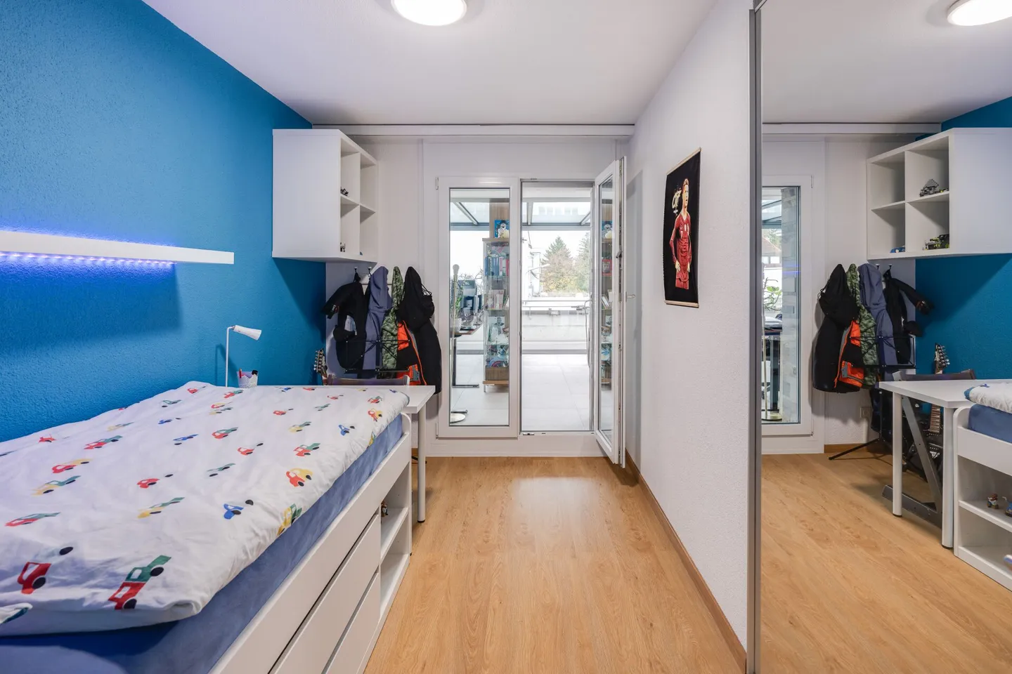 Fully renovated 4.5 room apartment with two terraces in the center of Oensingen - Photo 9 of 17