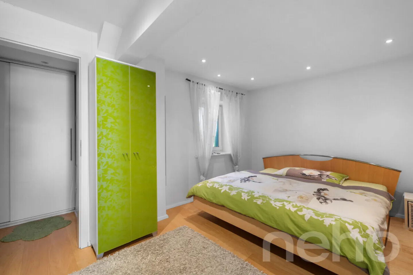 Casa bifamiliare ristrutturata con stile in una posizione centrale - Foto 9 di 13