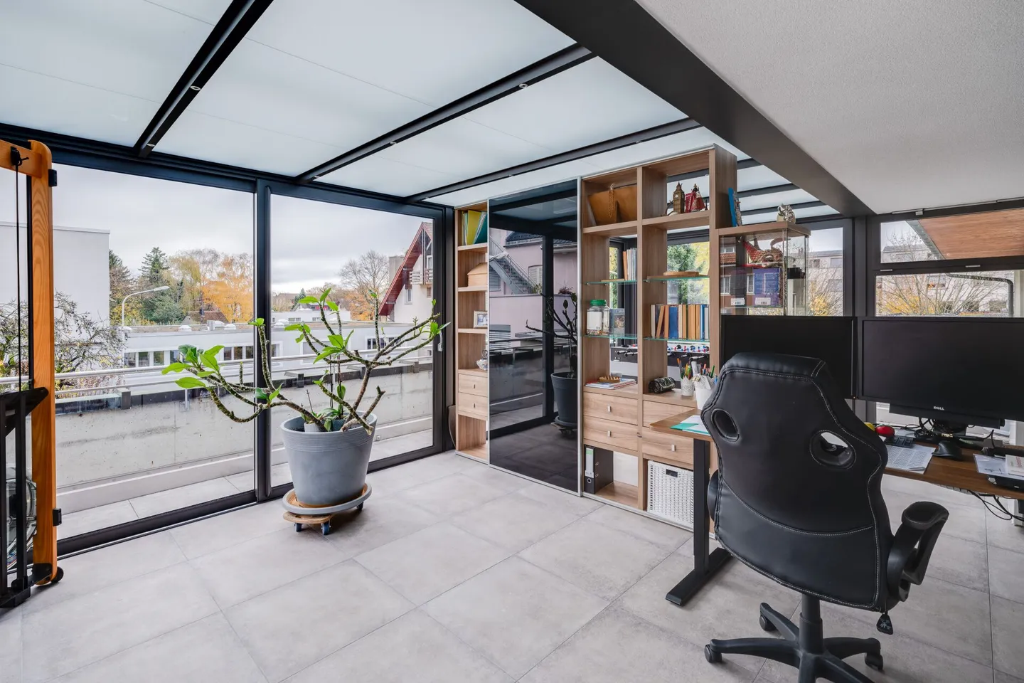 Fully renovated 4.5 room apartment with two terraces in the center of Oensingen - Photo 16 of 17