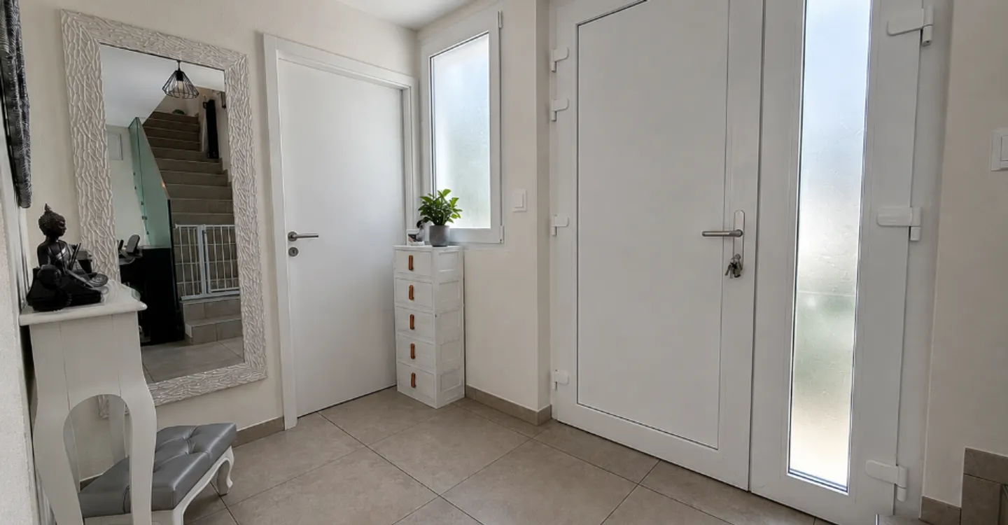 Modern Villa with Garage in Saillon - Photo 8 of 12