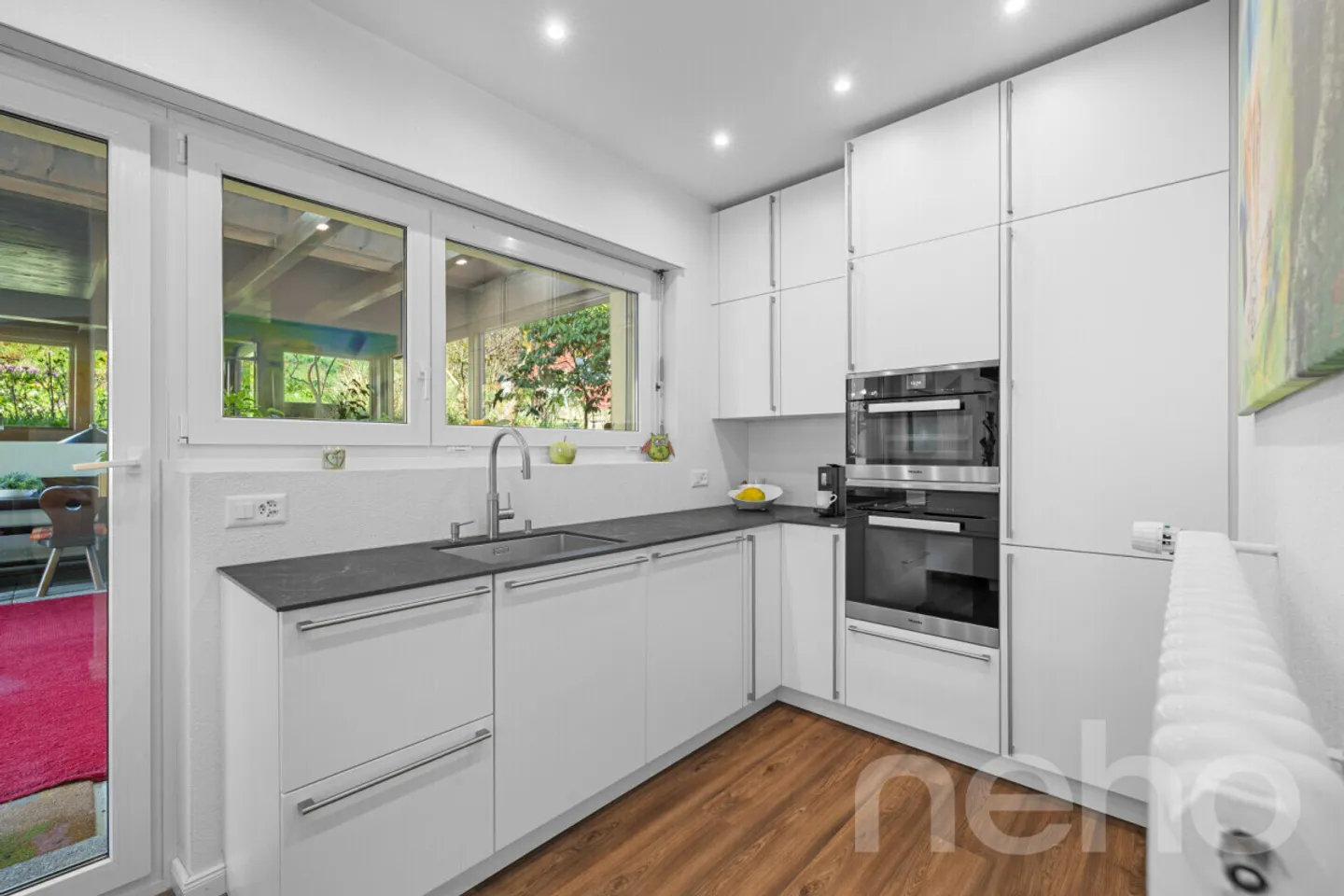 Casa bifamiliare ristrutturata con stile in una posizione centrale - Foto 11 di 13
