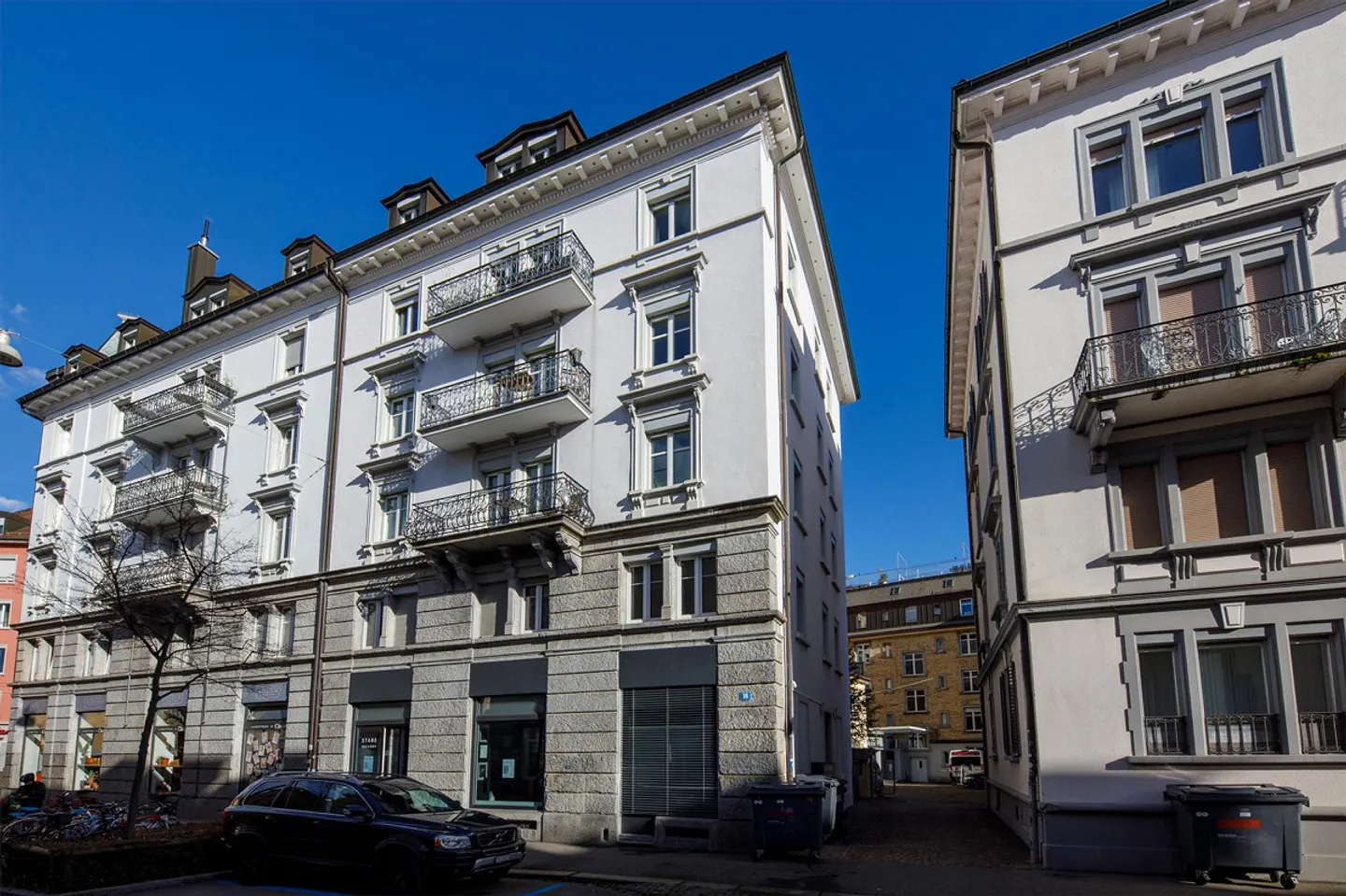 Charmantes 7-Familienhaus in Zürich - Foto 1 von 17