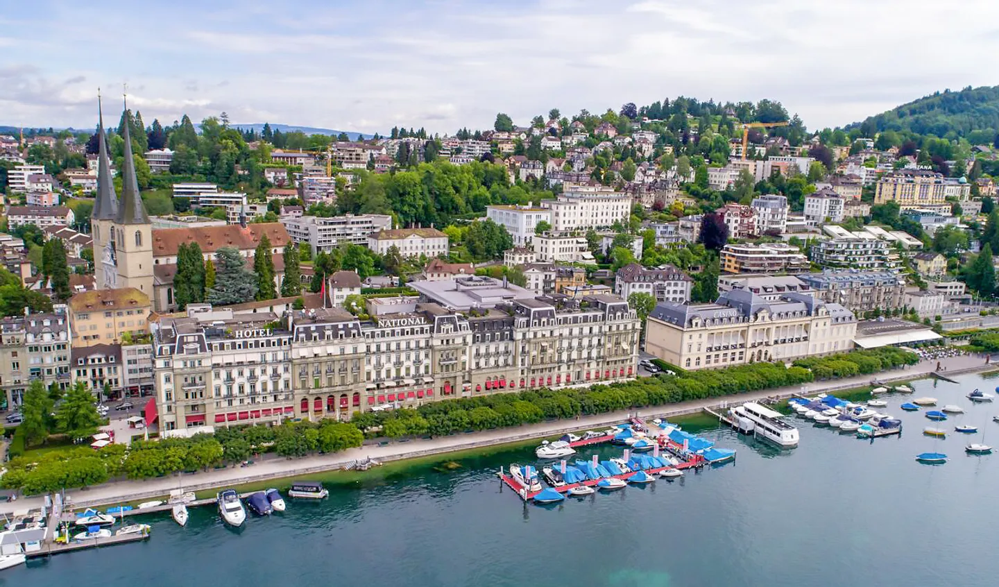 Vivre dans un emplacement privilégié en ville - Photo 1 sur 8