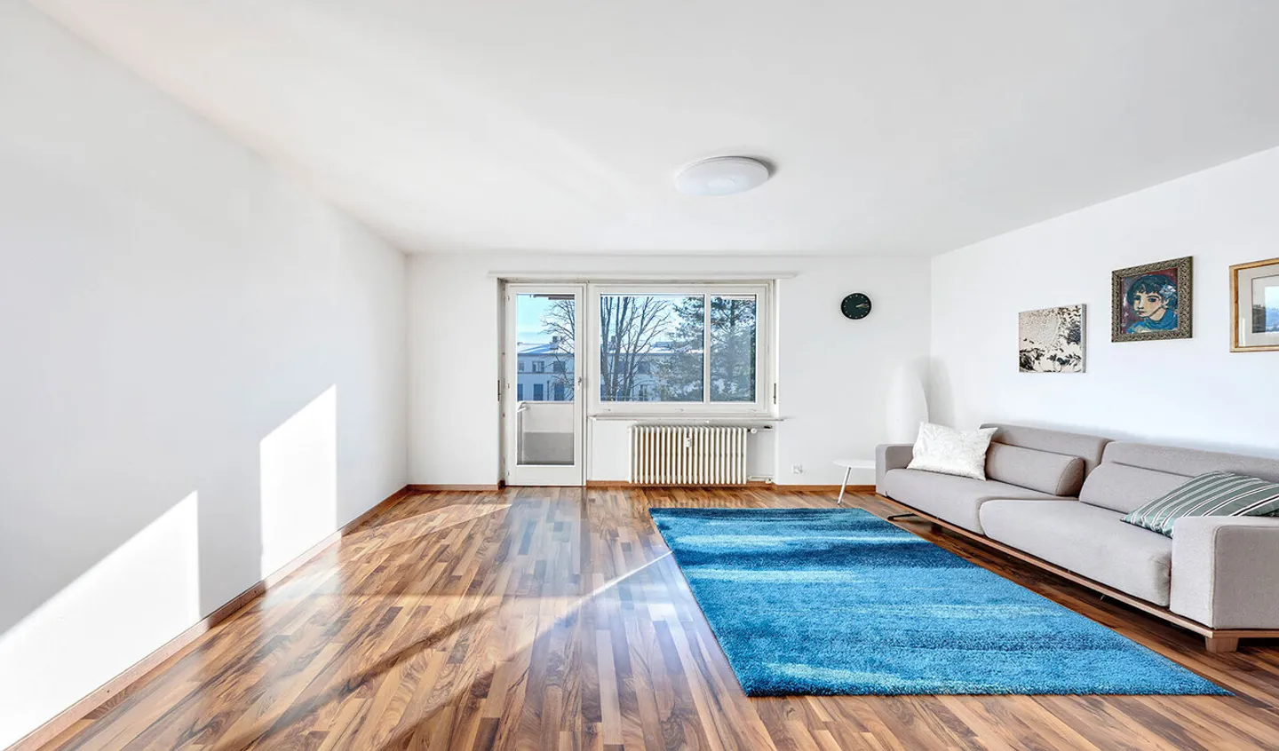 Vivre dans un emplacement privilégié en ville - Photo 3 sur 8