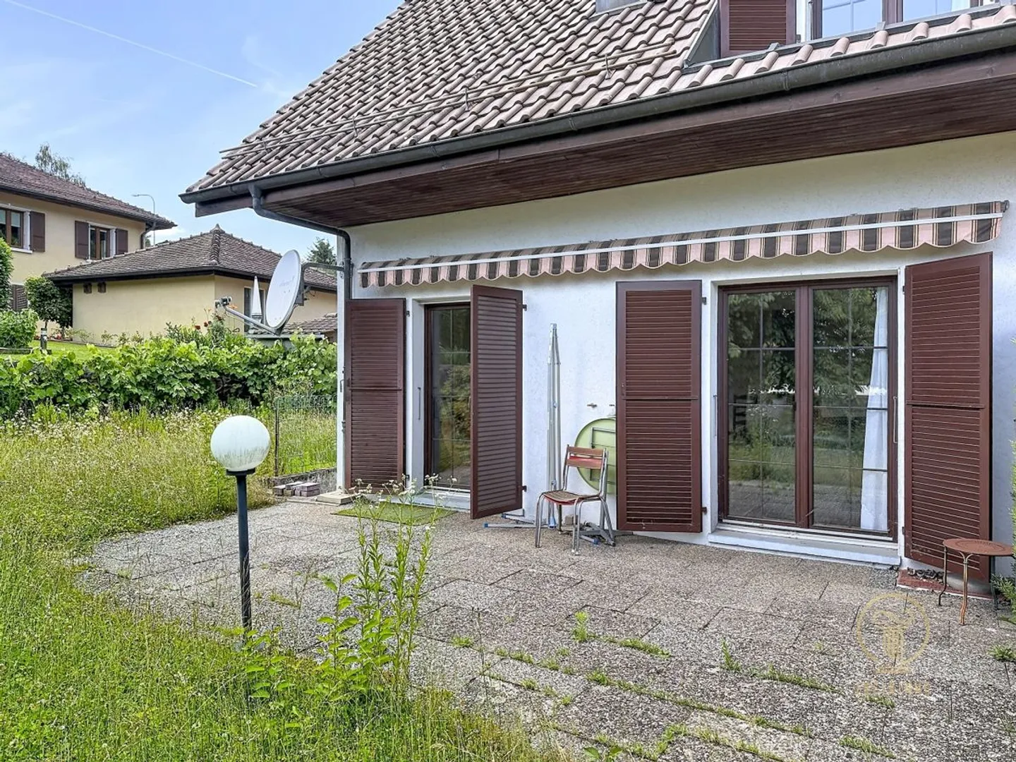 Maison Jumelle Charmante avec Jardin - Photo 2 sur 13