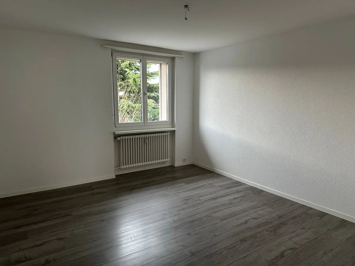 Appartement 4 pièces bien entretenu dans la verdure avec vue sur le lac - Photo 6 sur 9