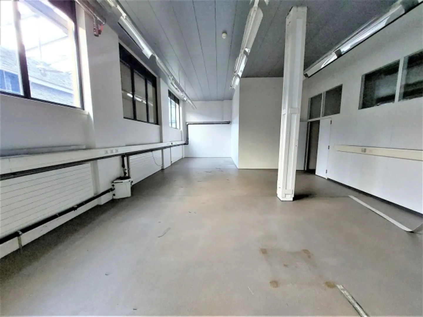 Edificio ad uso misto in affitto - Foto 1 di 7