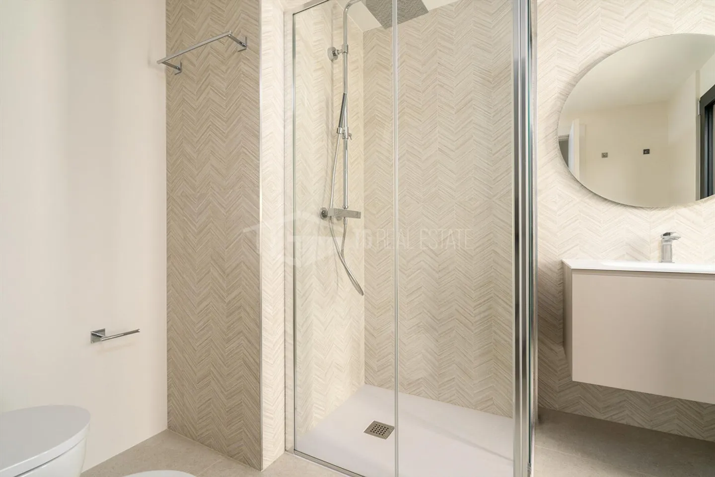 Charmante Dachgeschosswohnung mit Seeblick - Foto 6 von 13