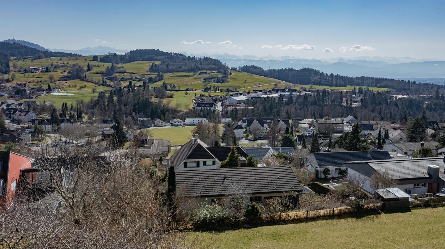Sentiment de vacances à plus de 700 m d'altitude : propriété ensoleillée avec développement... - Photo 2 sur 6