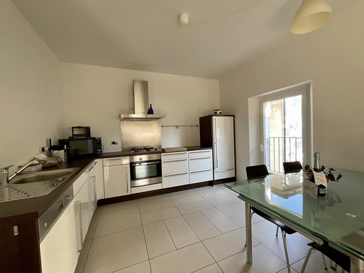 FOR SALE - INDEPENDENT PROPERTY A FEW STEPS FROM THE CENTER - Photo 4 of 13
