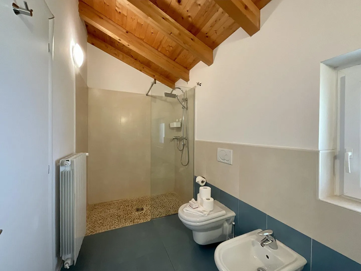 FOR SALE - INDEPENDENT PROPERTY A FEW STEPS FROM THE CENTER - Photo 7 of 13