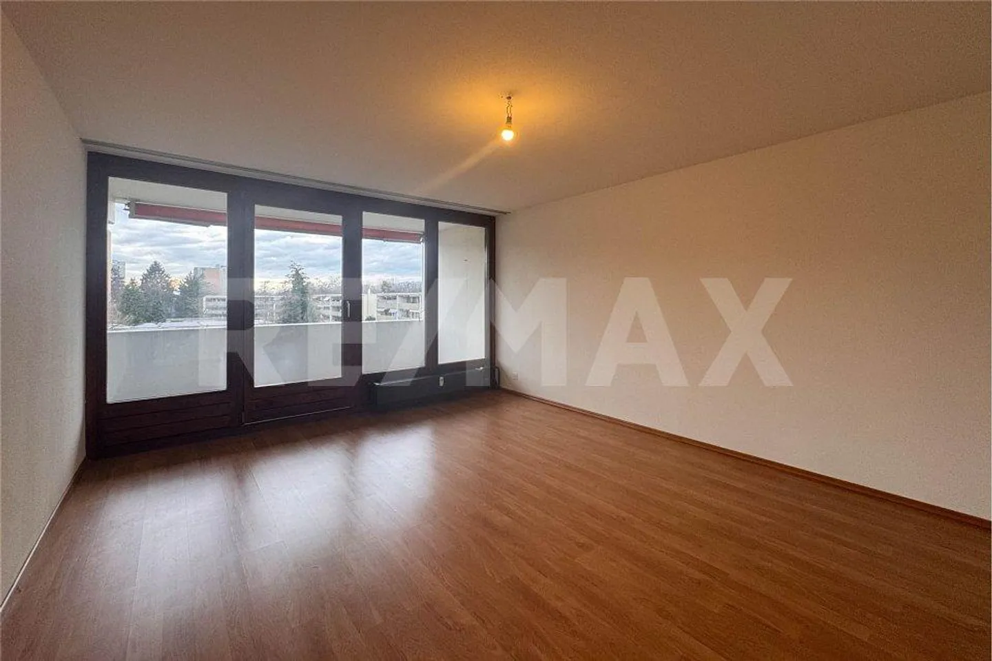 3.5-Room Apartment in Urban Location - Photo 5 of 10