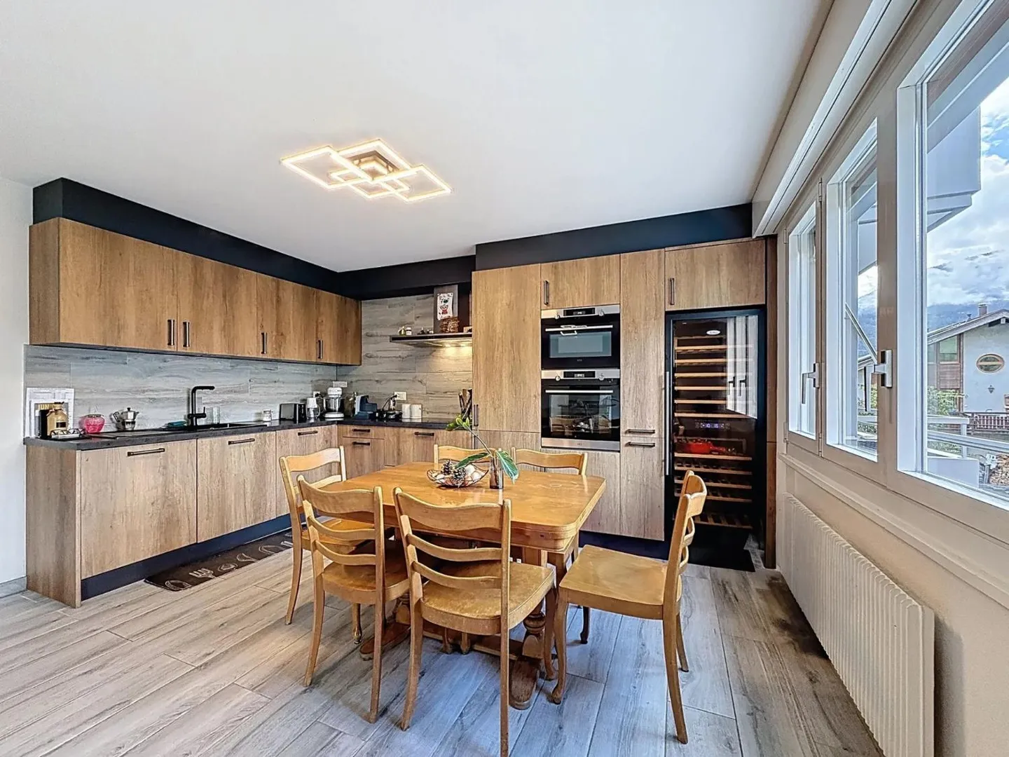 Geräumige 4,5-Zimmer-Wohnung vollständig renoviert ohne direkte Nachbarn - Foto 3 von 7