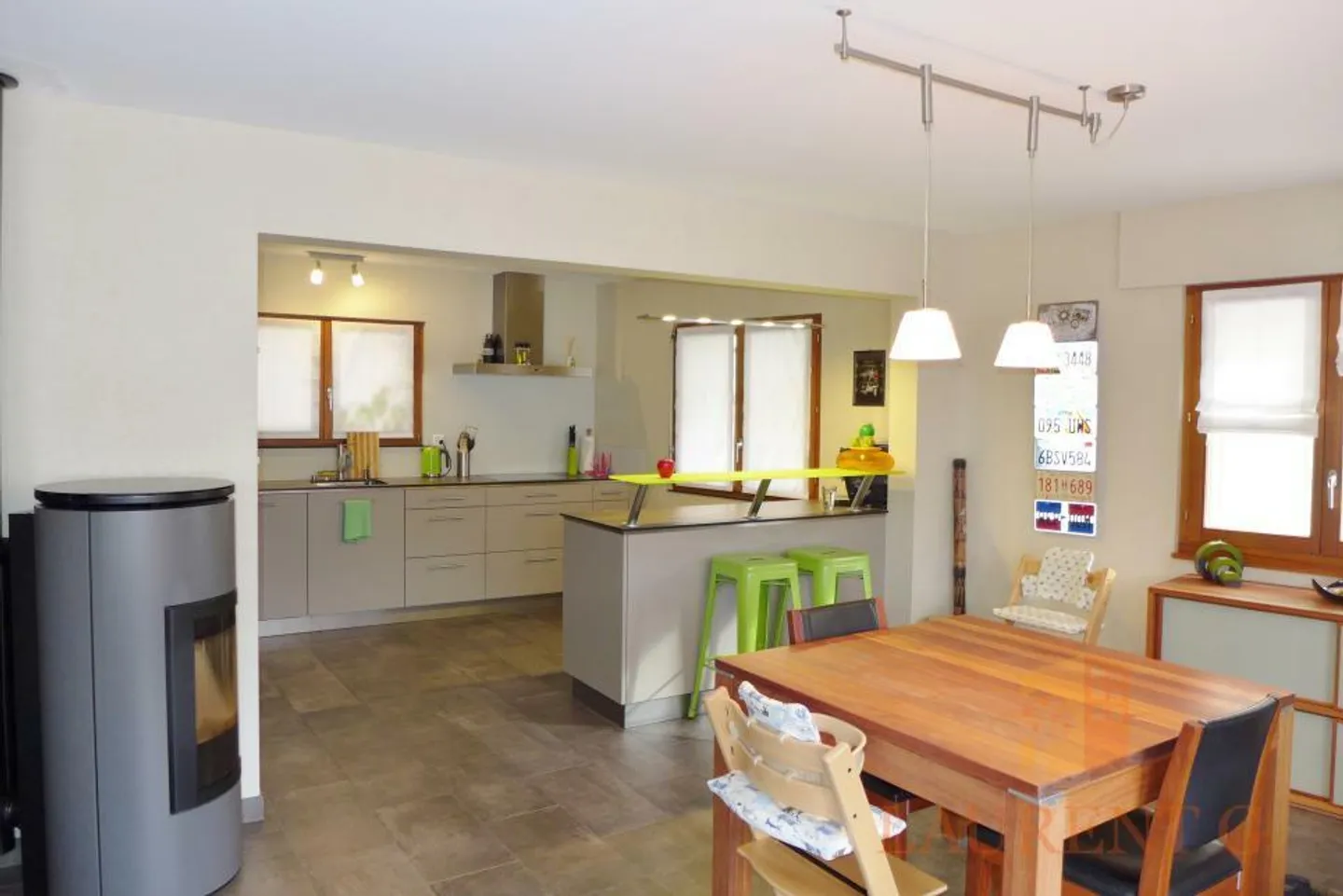 Magnificent 4.5-room apartment with 2 balconies, completely renovated - Photo 2 of 8
