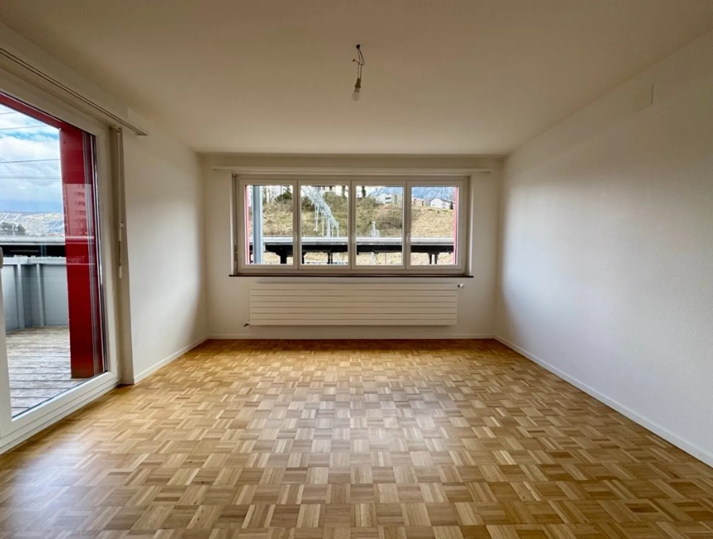 Bellissimo appartamento di 3.5 stanze con eccellente posizione alla stazione di Moutier - Foto 5 di 8