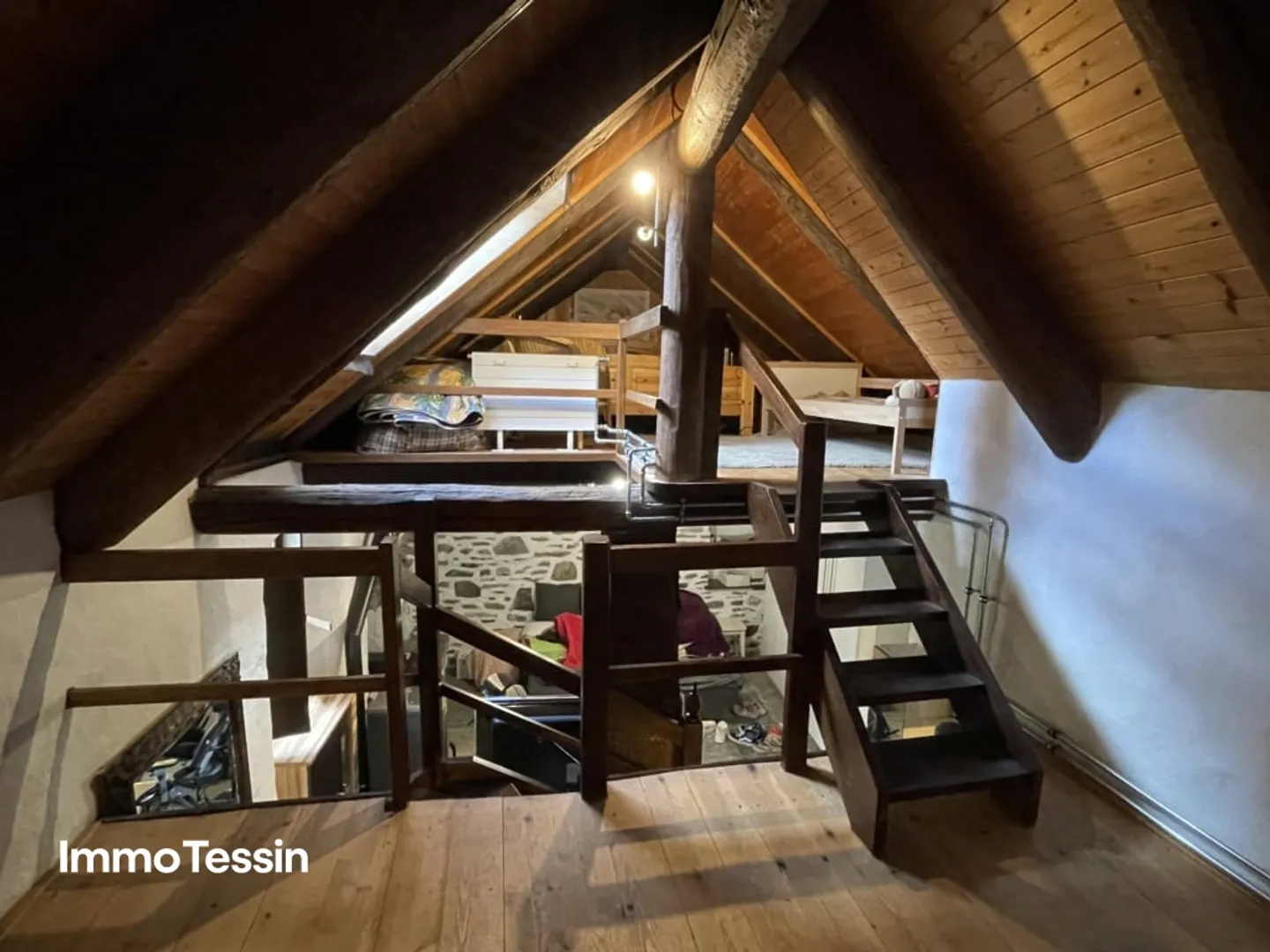 Cozy and renovated 3-room Nucleo Rustico full of charm in the historic center of Intragna - Photo 2 of 13
