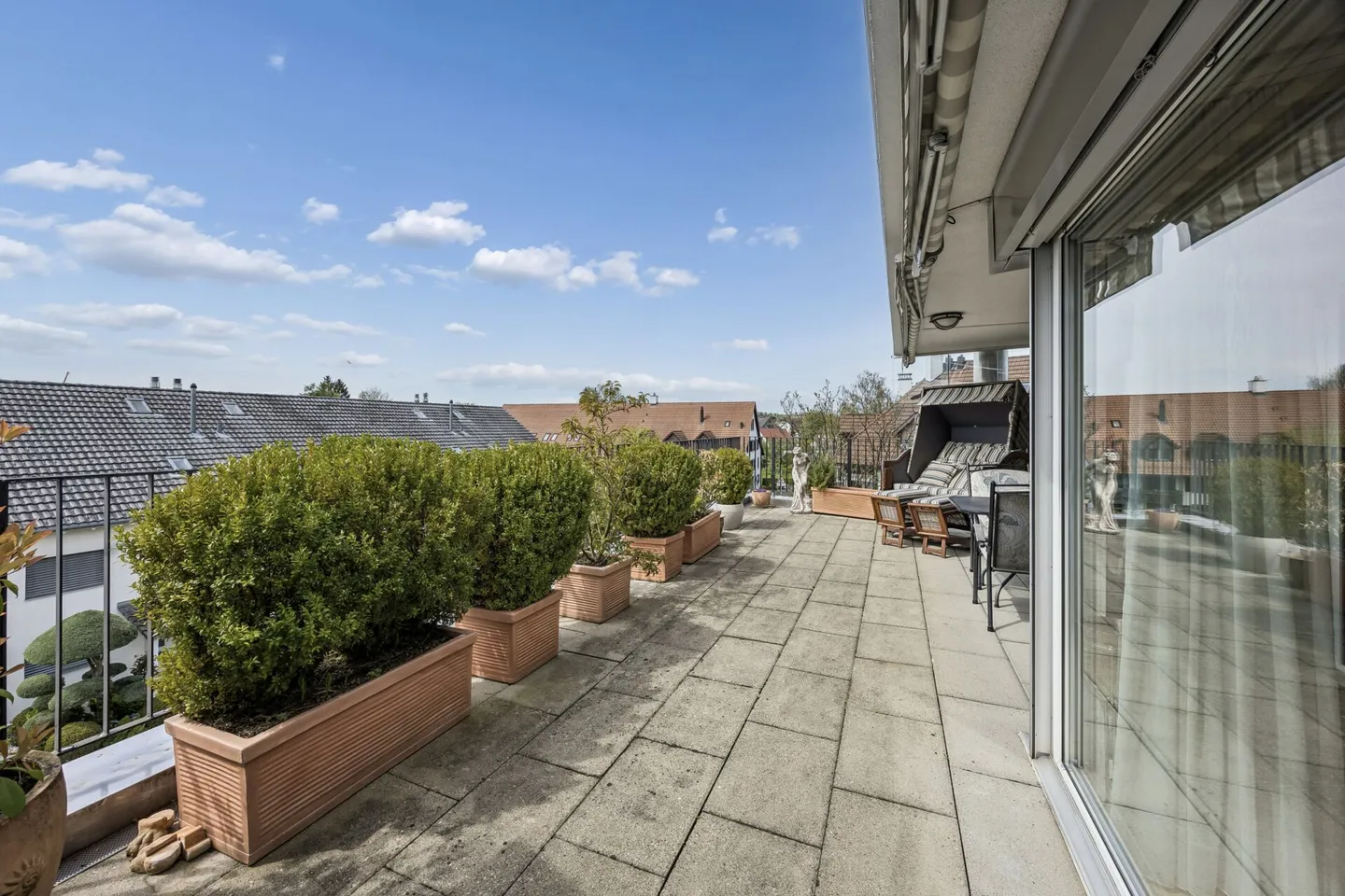 Attractively located 4.5-room penthouse apartment in well-maintained condition - Photo 7 of 13