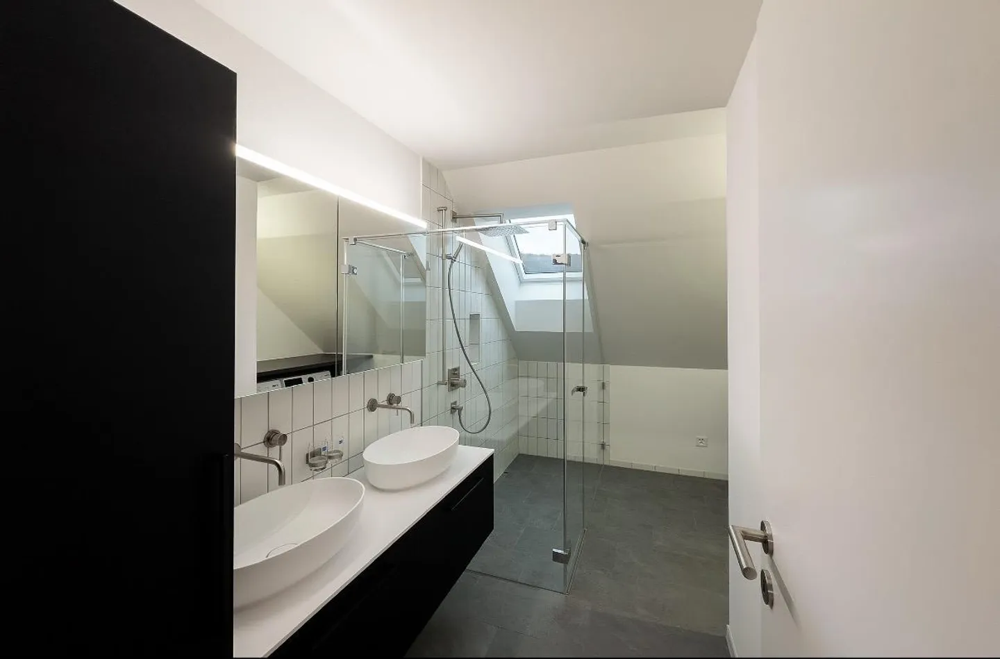 Appartement duplex moderne de 4,5 pièces avec terrasse sur le toit à Münchwilen AG - Photo 5 sur 6