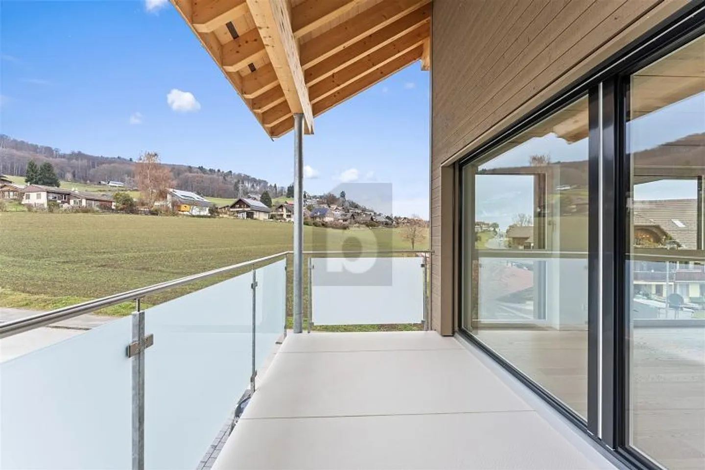 Geräumige moderne Wohnung - Foto 1 von 6