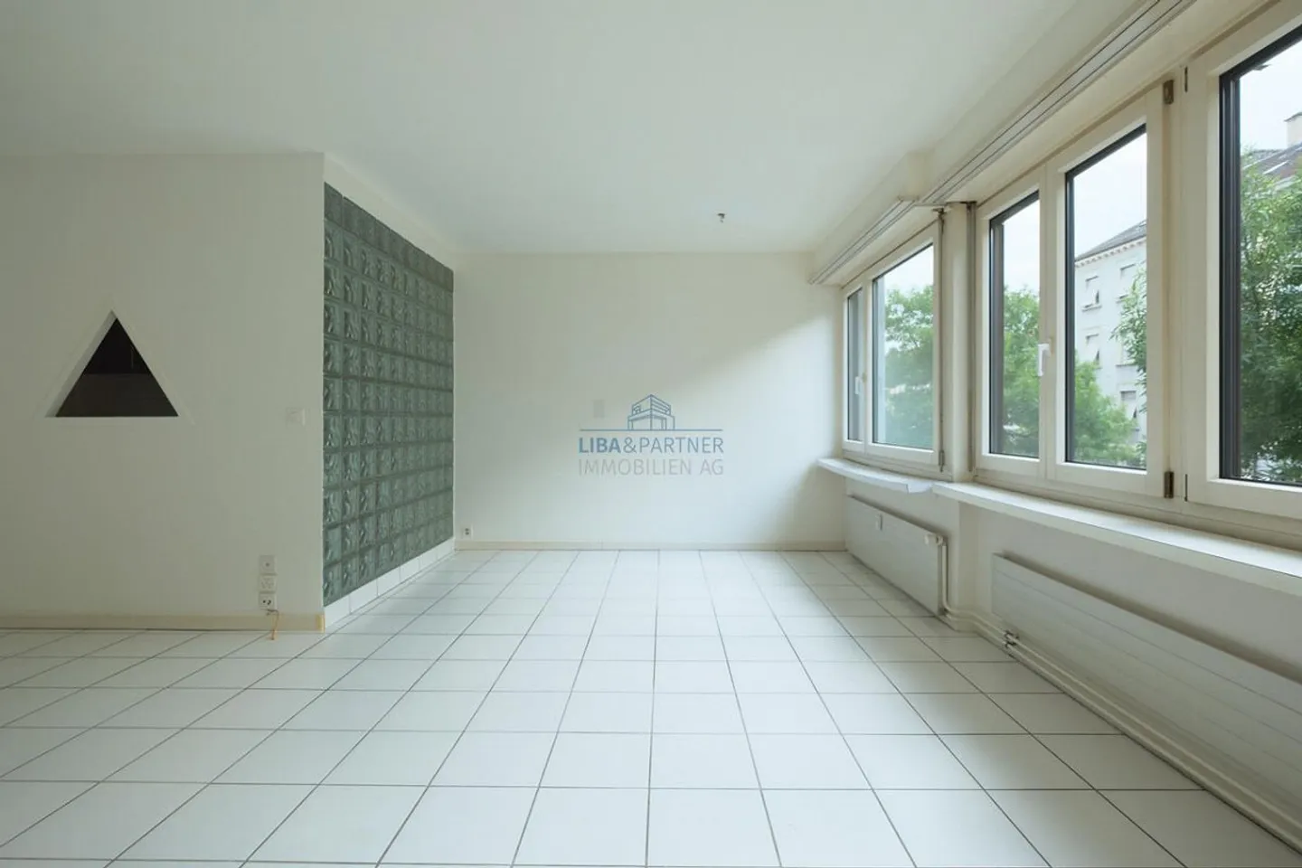 Charming 3.5-room apartment just a stone's throw from the idyllic Rhine - Photo 2 of 10