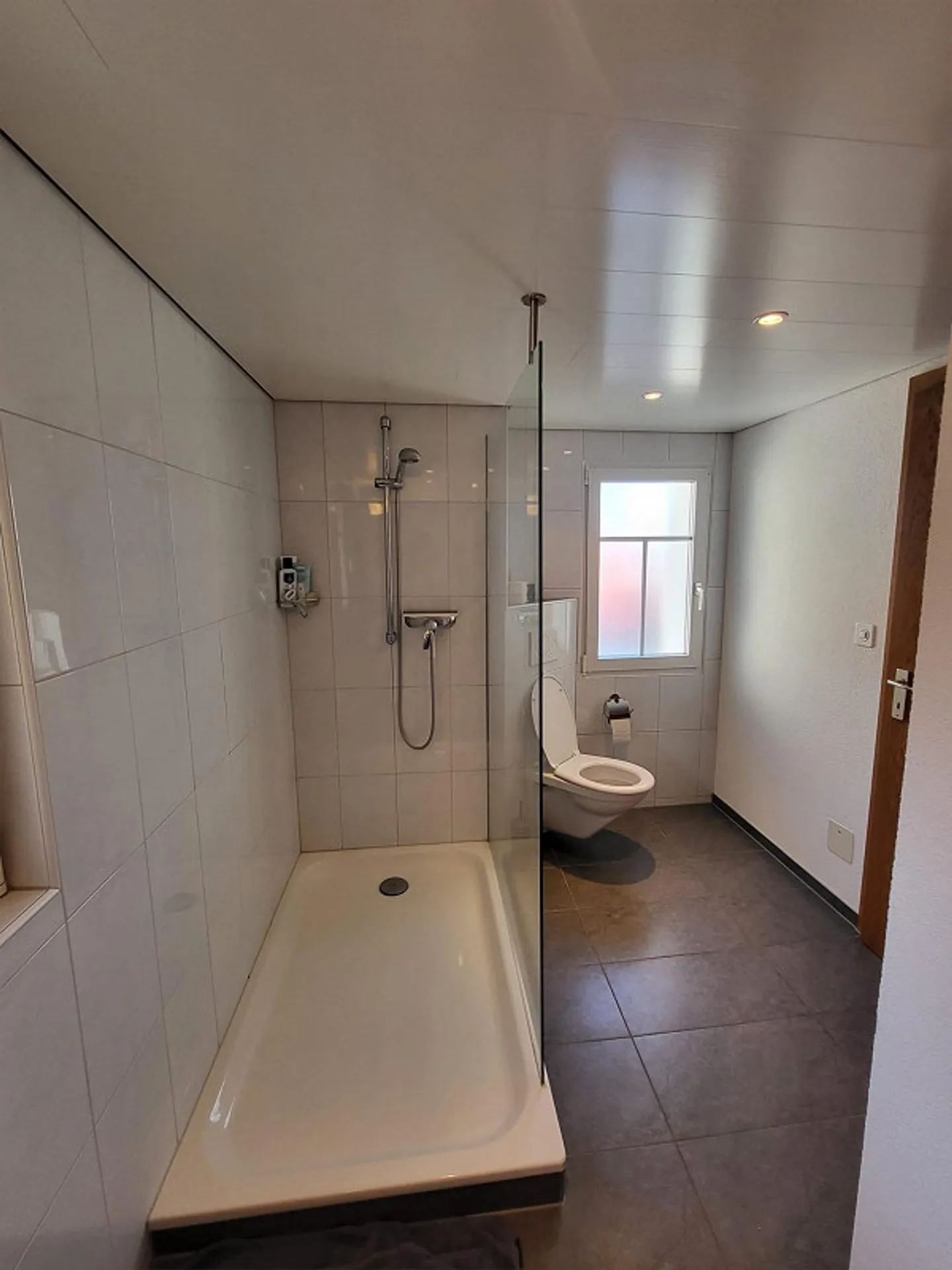 Sezione di casa di 3,5 stanze con area salotto e posto auto in una posizione centrale - Foto 4 di 8