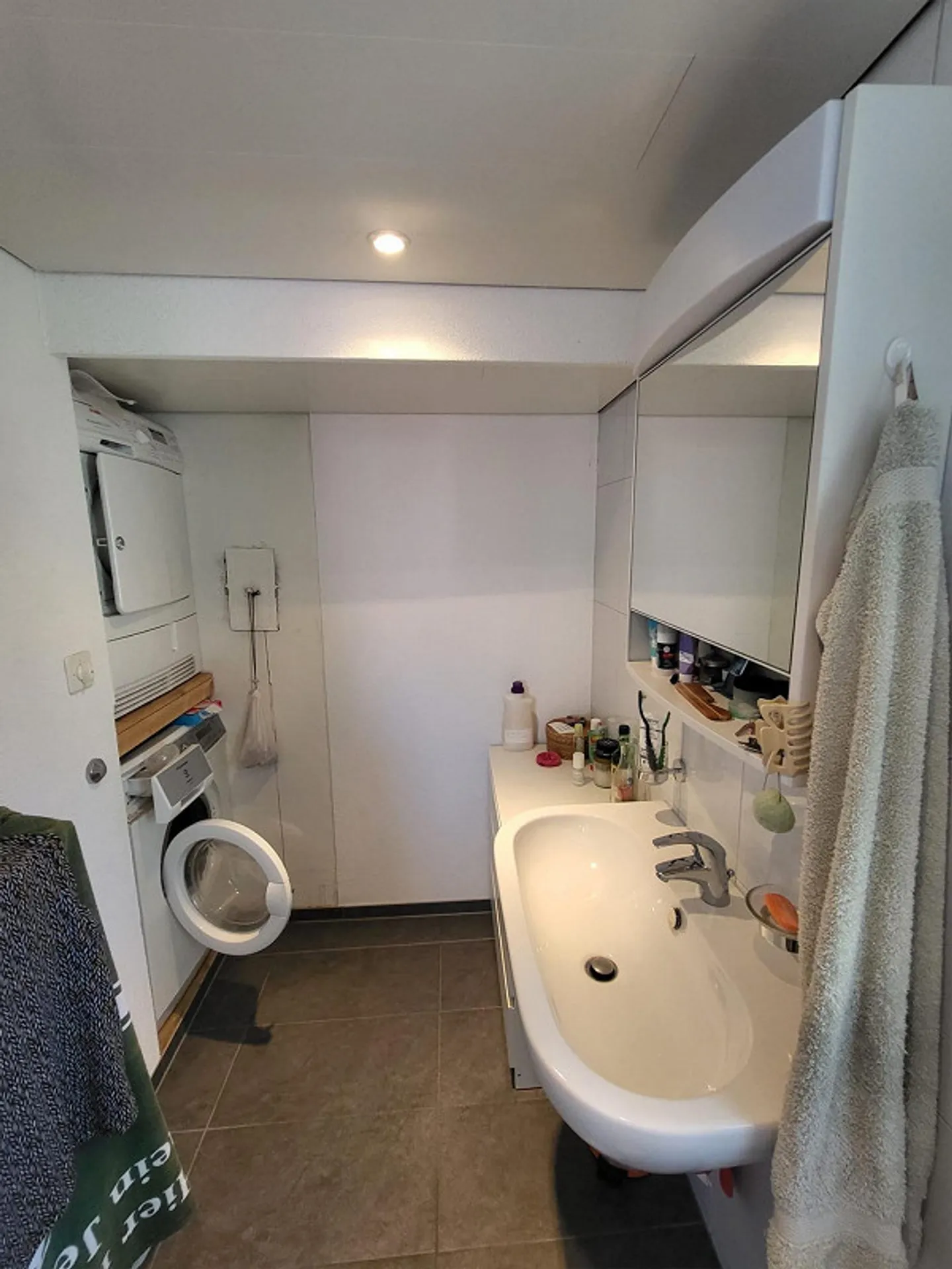 Sezione di casa di 3,5 stanze con area salotto e posto auto in una posizione centrale - Foto 5 di 8