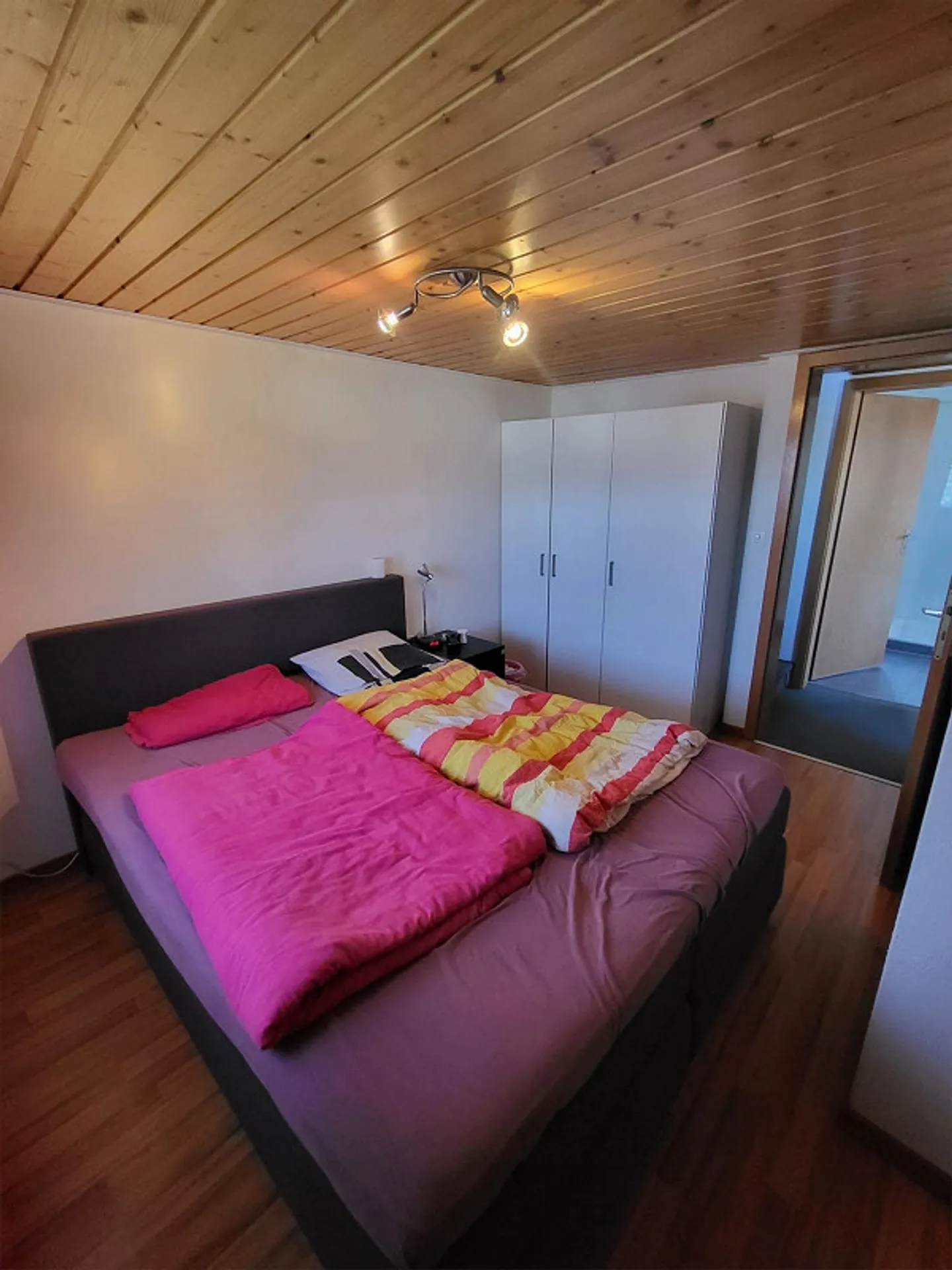 Sezione di casa di 3,5 stanze con area salotto e posto auto in una posizione centrale - Foto 6 di 8