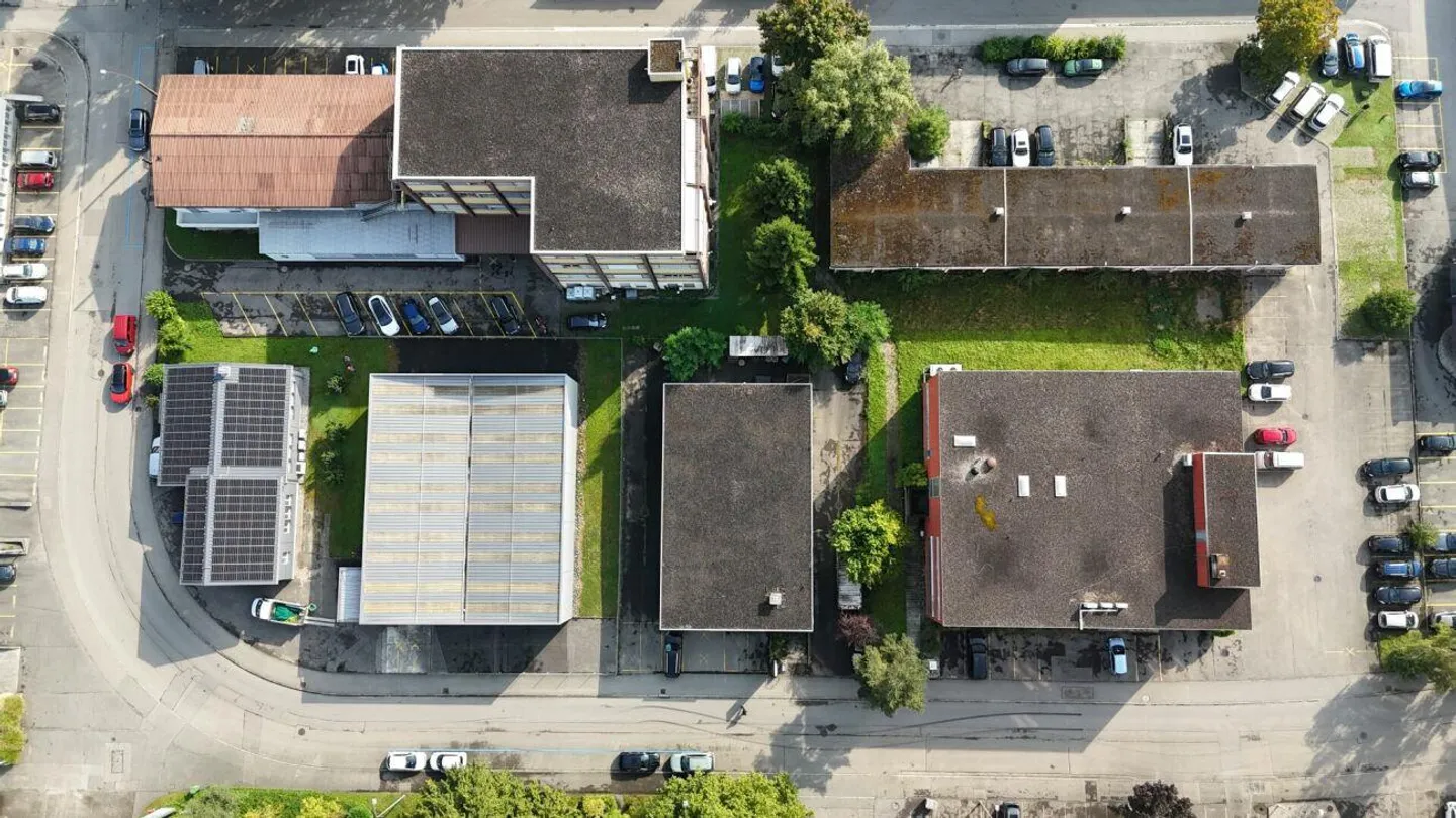 Funktionales Werkstattgebäude am Gewerbestandort Bözingenfeld - Foto 5 von 18