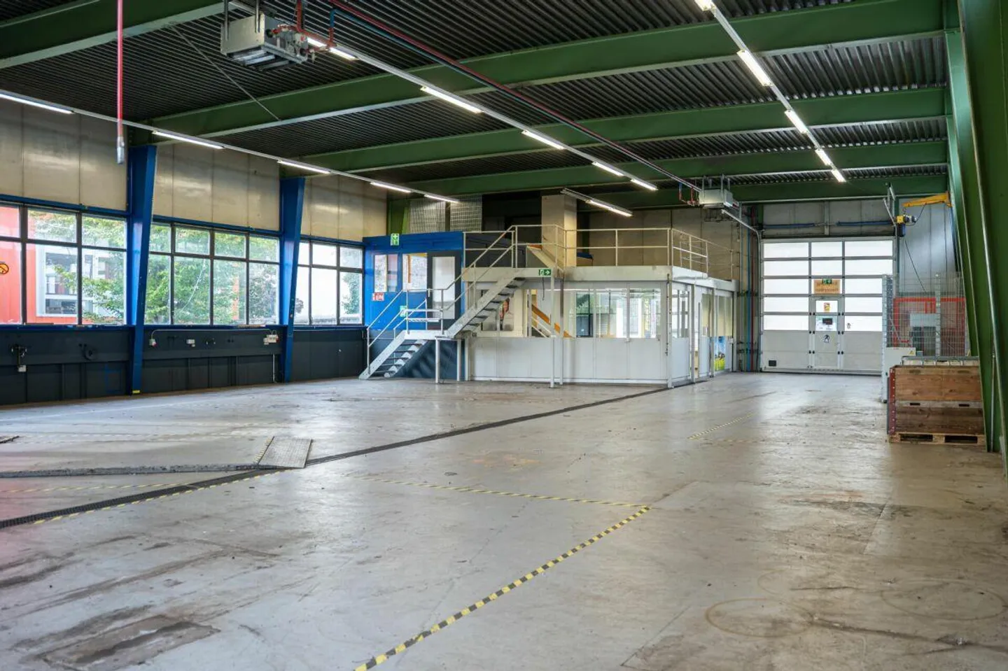 Funktionales Werkstattgebäude am Gewerbestandort Bözingenfeld - Foto 8 von 18