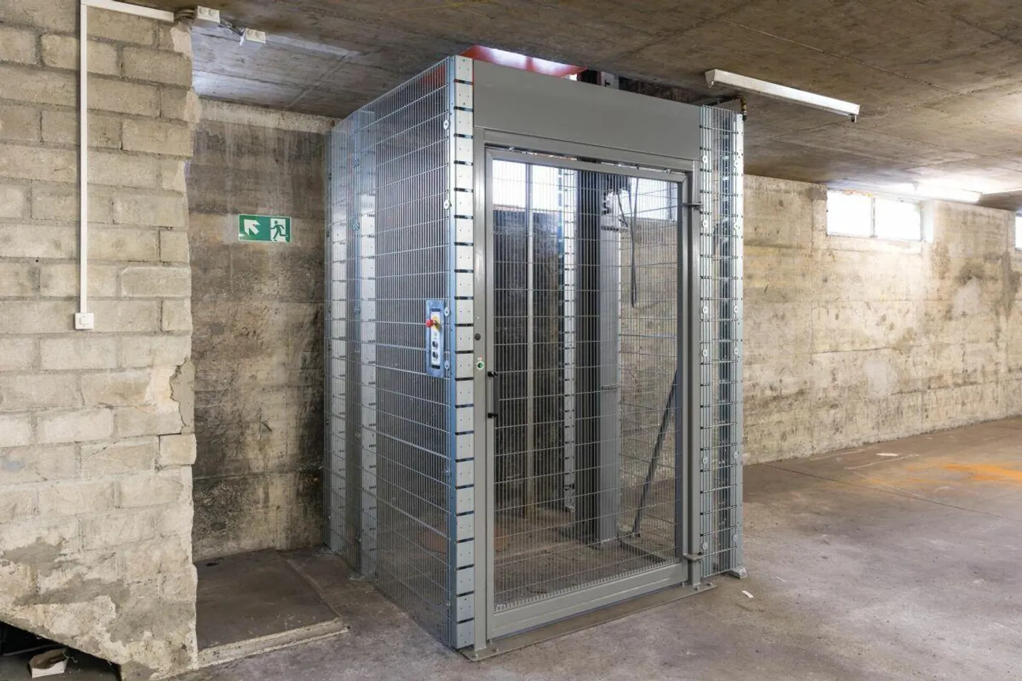 Funktionales Werkstattgebäude am Gewerbestandort Bözingenfeld - Foto 13 von 18