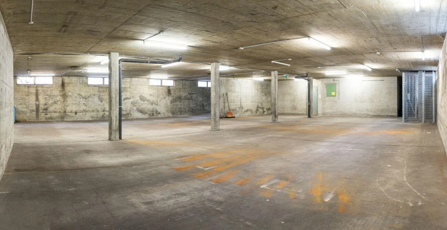 Funktionales Werkstattgebäude am Gewerbestandort Bözingenfeld - Foto 14 von 18