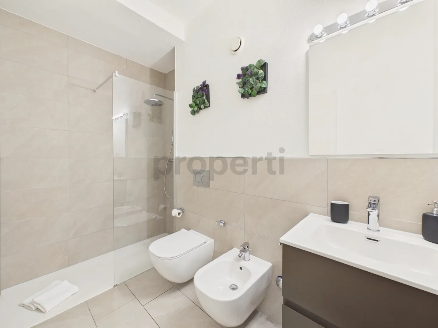 Elegantes 3.5-Zimmer-Apartment in Lugano - Foto 8 von 13