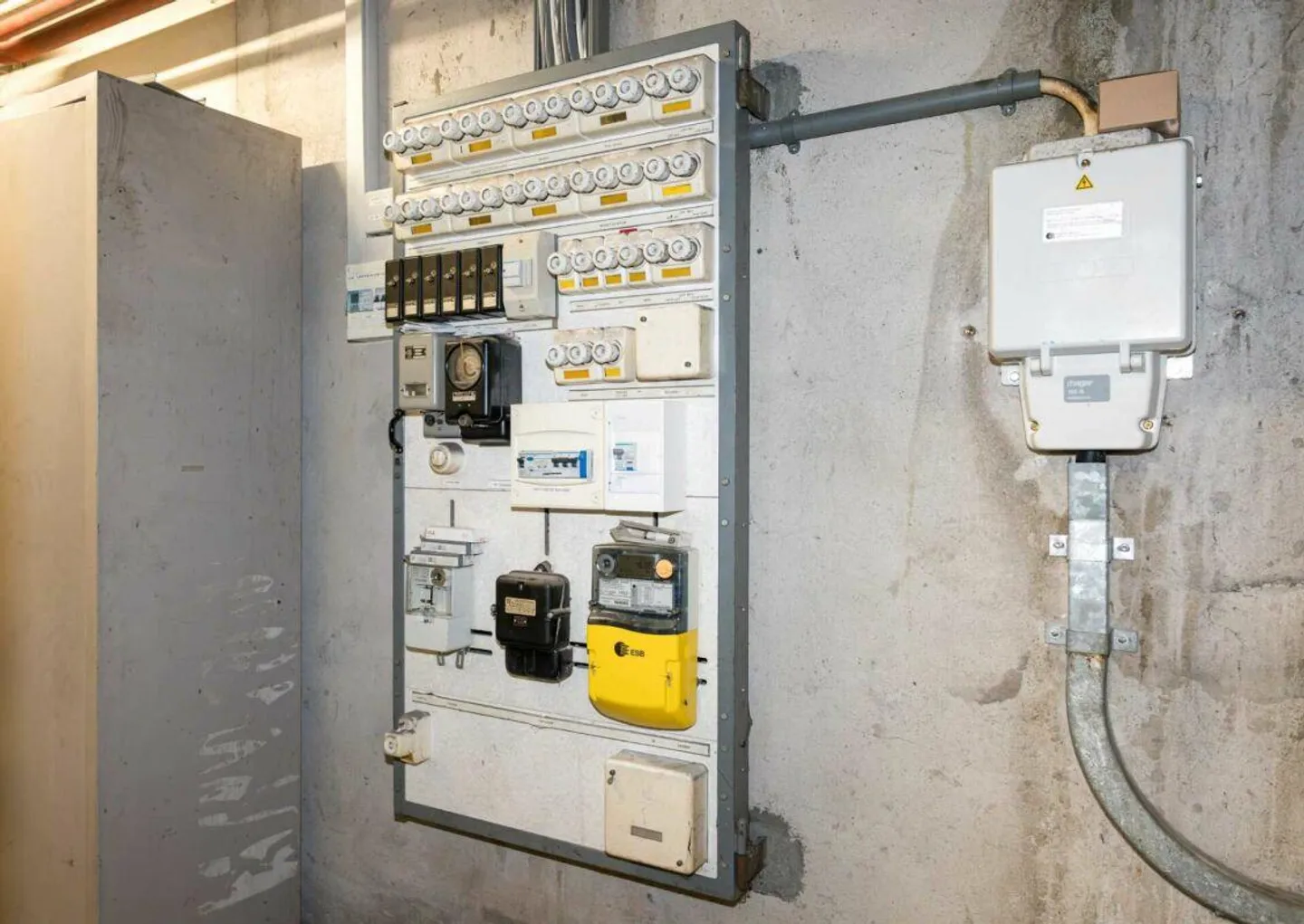 Funktionales Werkstattgebäude am Gewerbestandort Bözingenfeld - Foto 18 von 18