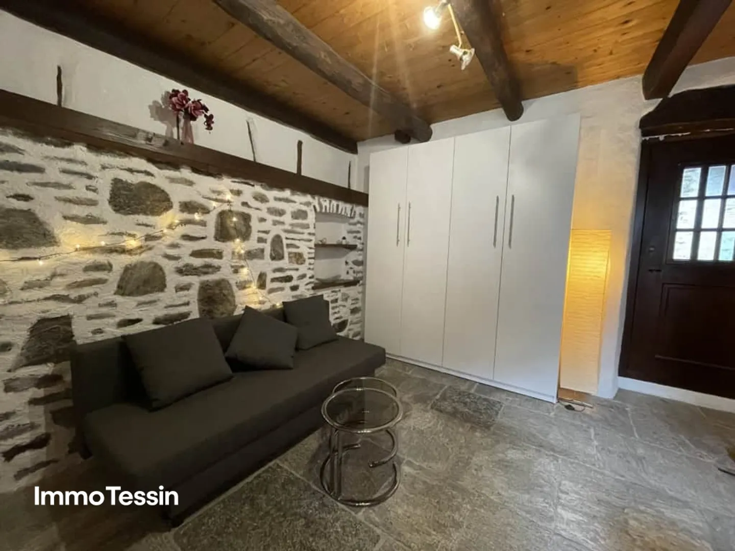 Cozy and renovated 3-room Nucleo Rustico full of charm in the historic center of Intragna - Photo 4 of 13