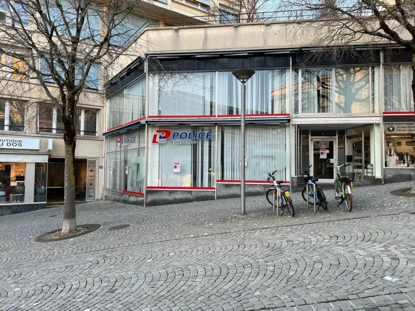 Negozio/Ufficio di 357 m2 su due livelli, a due passi dalla stazione ferroviaria di Losanna - Foto 1 di 6