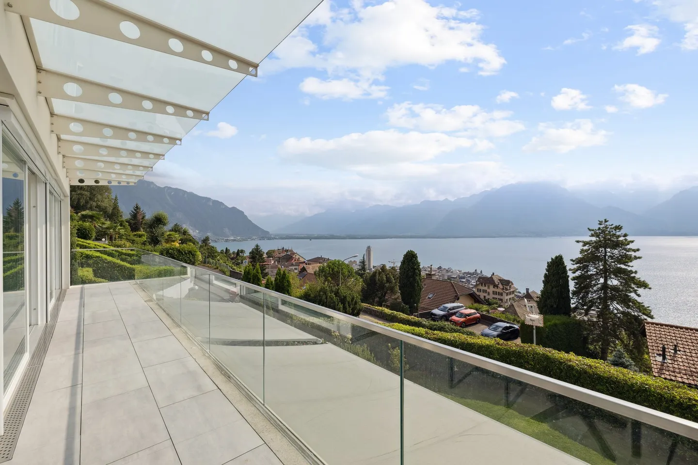 Casa di campagna arredata contemporanea con vista sul lago - Foto 8 di 13