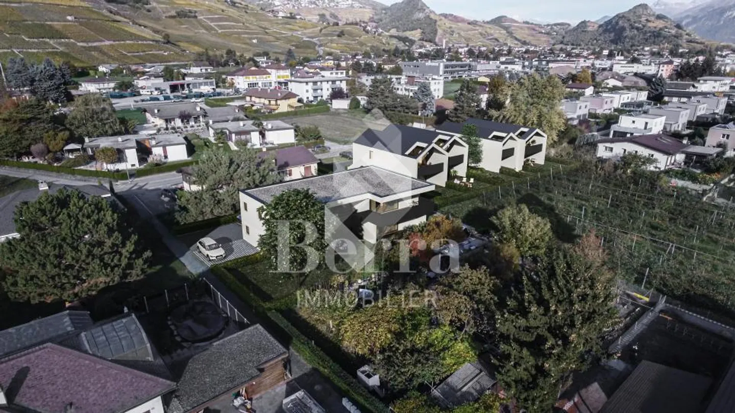 Beautiful Duplex in Residential Area - Photo 6 of 13