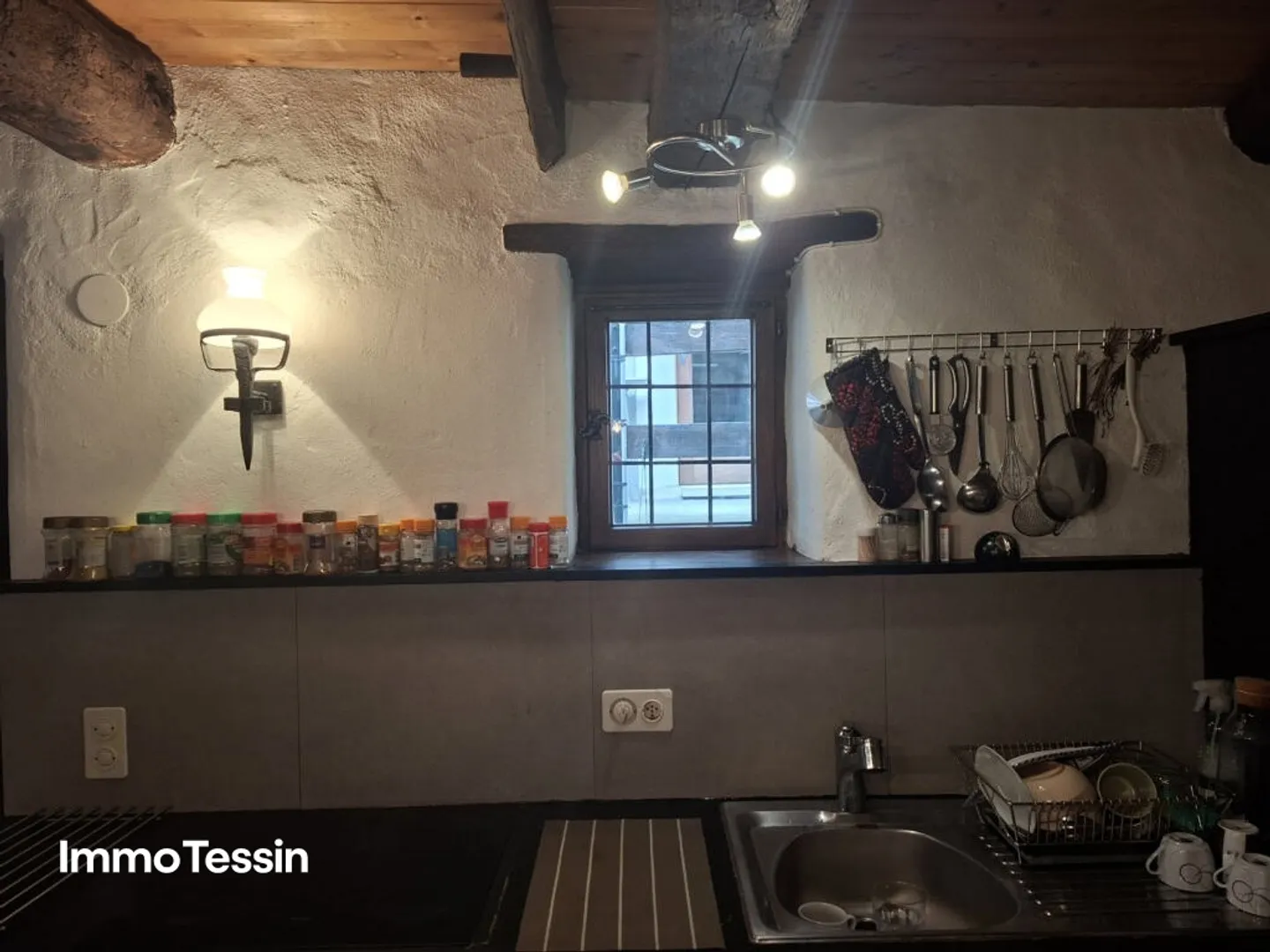 Cozy and renovated 3-room Nucleo Rustico full of charm in the historic center of Intragna - Photo 9 of 13