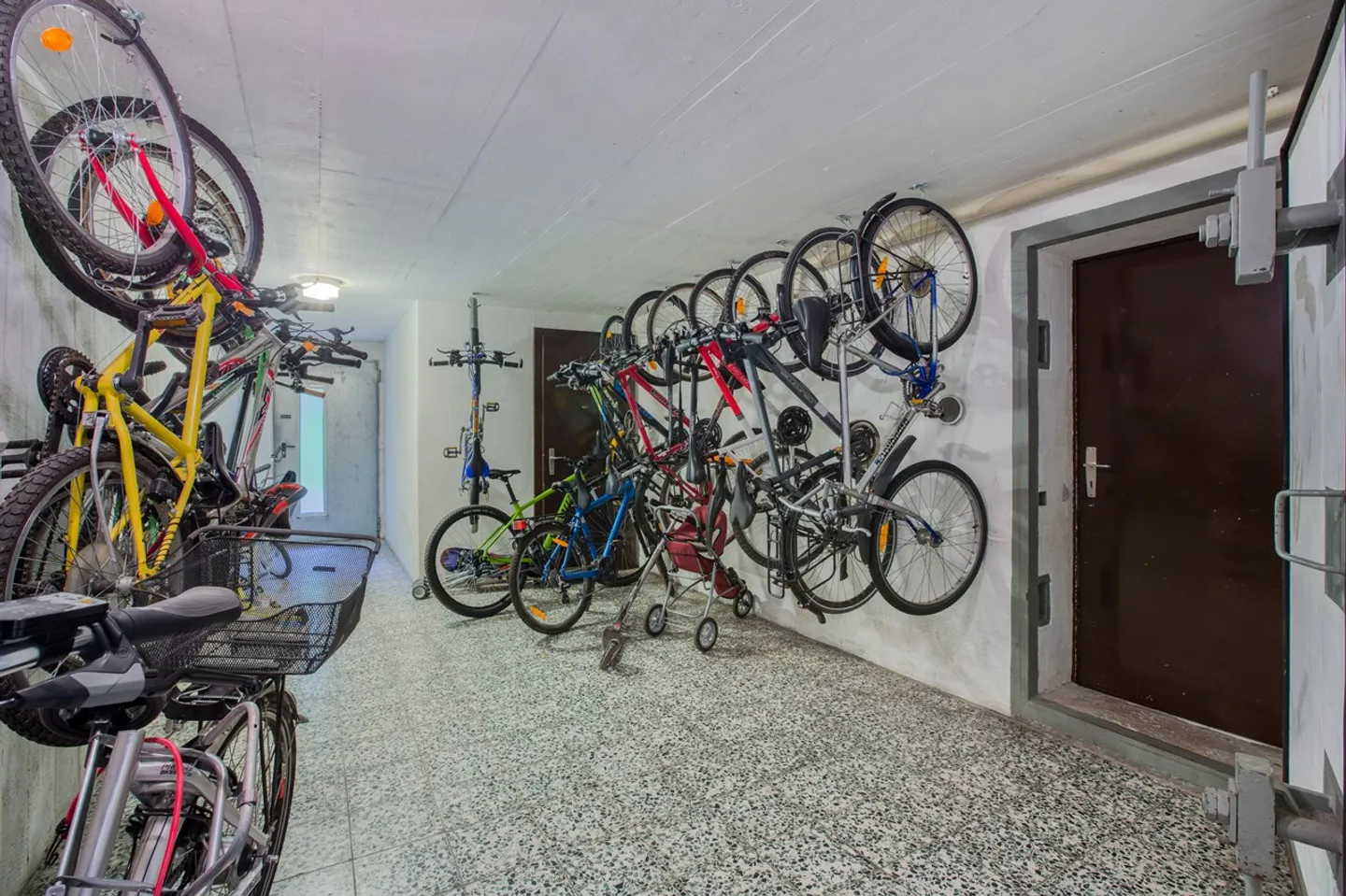 Edificio ad uso misto in affitto - Foto 5 di 5