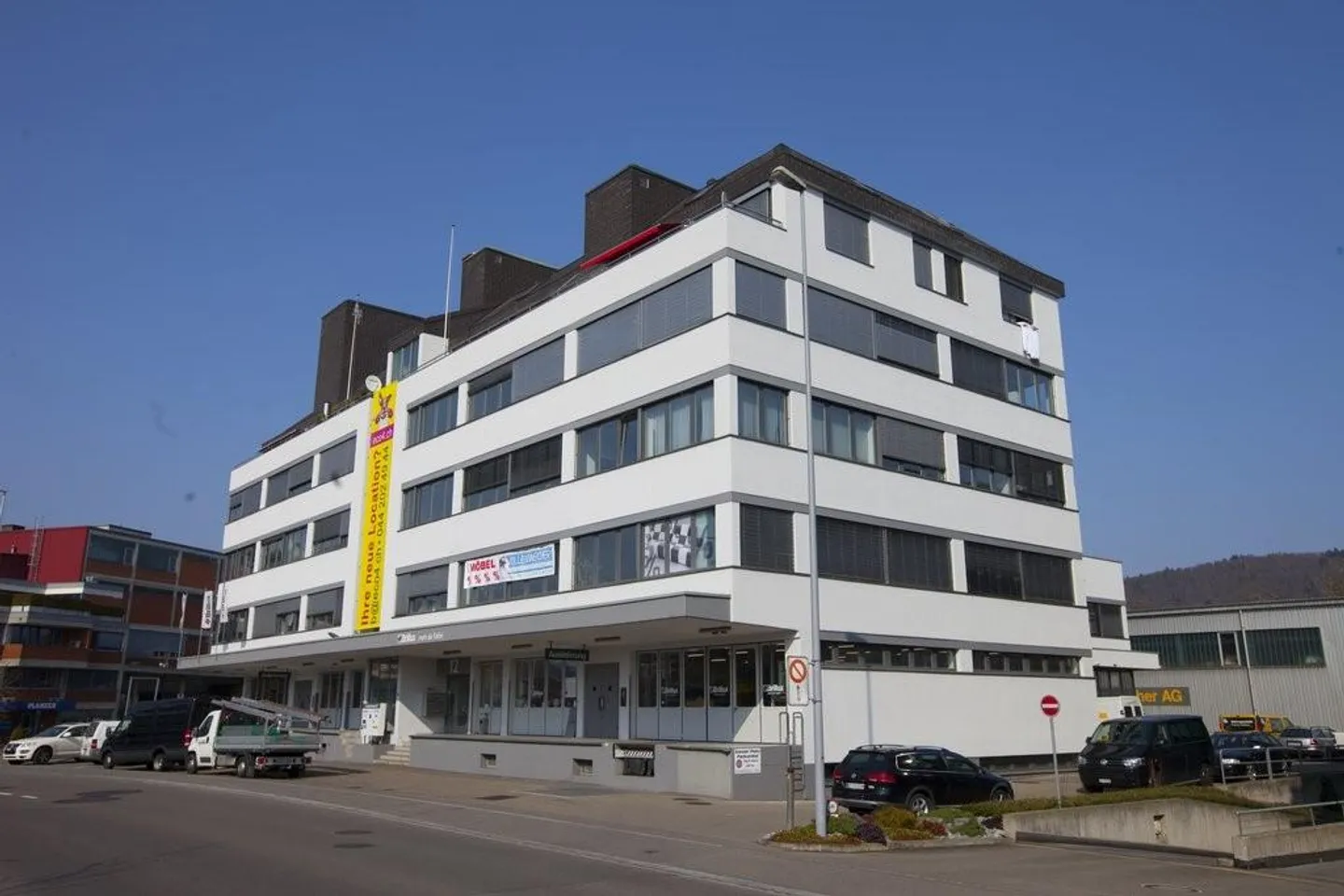 Individually customizable commercial space in a well-connected location - Photo 1 of 5