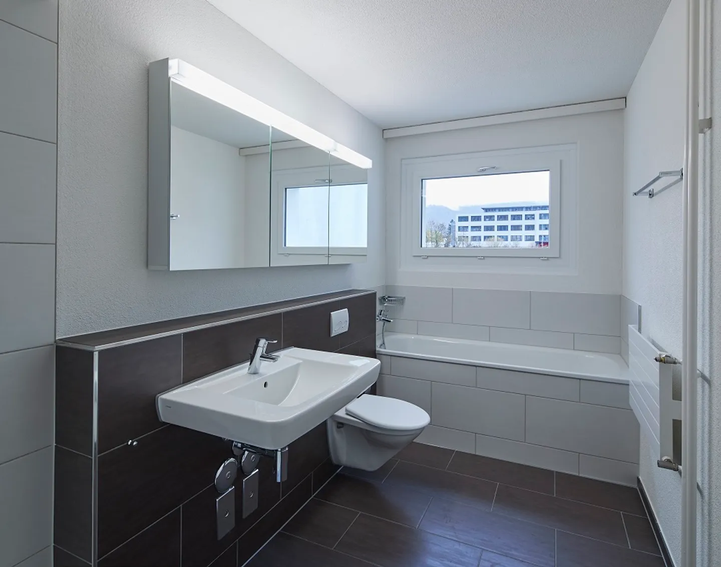 New home for your family - Photo 4 of 10